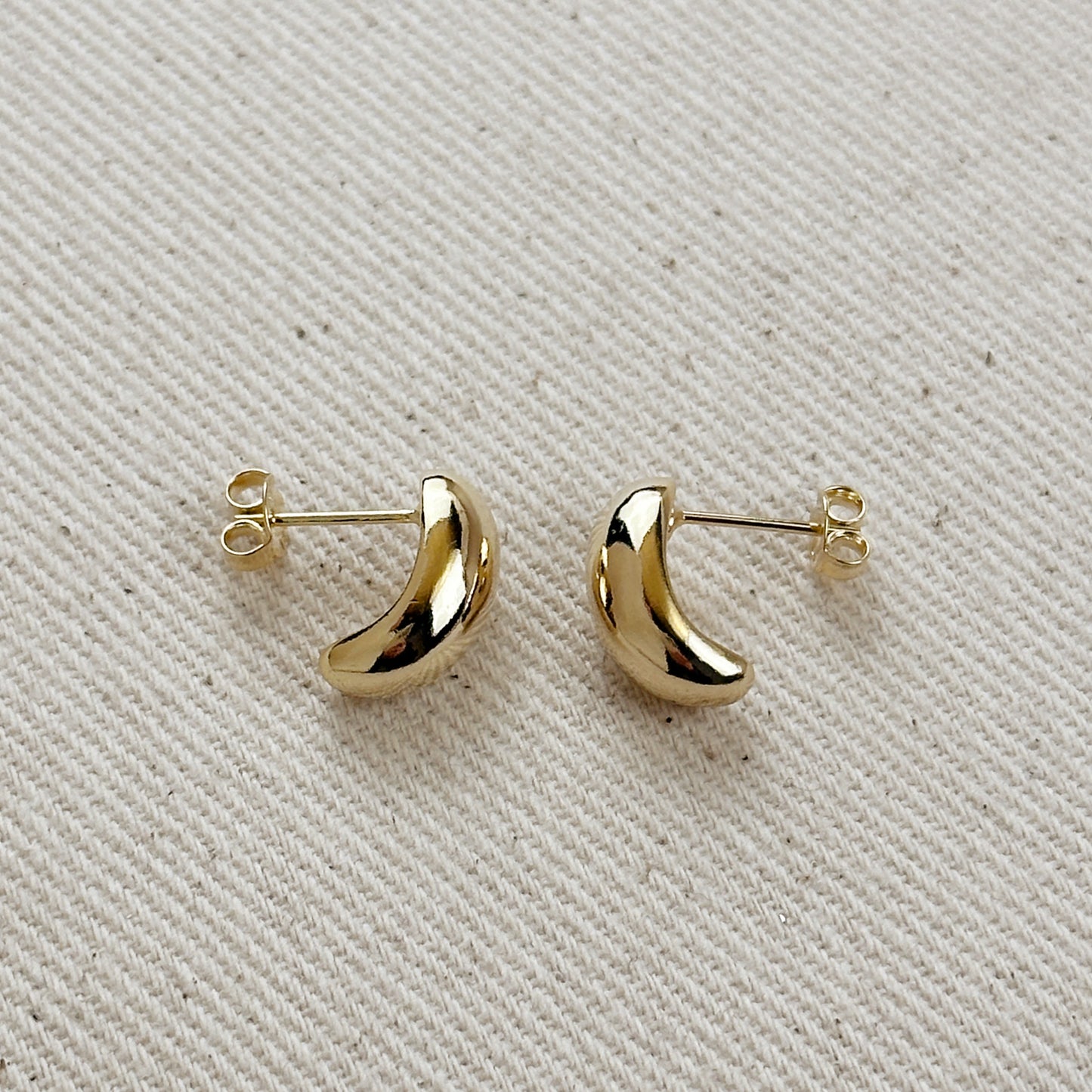 18k Gold Filled Polished Curved Small Stud Earrings