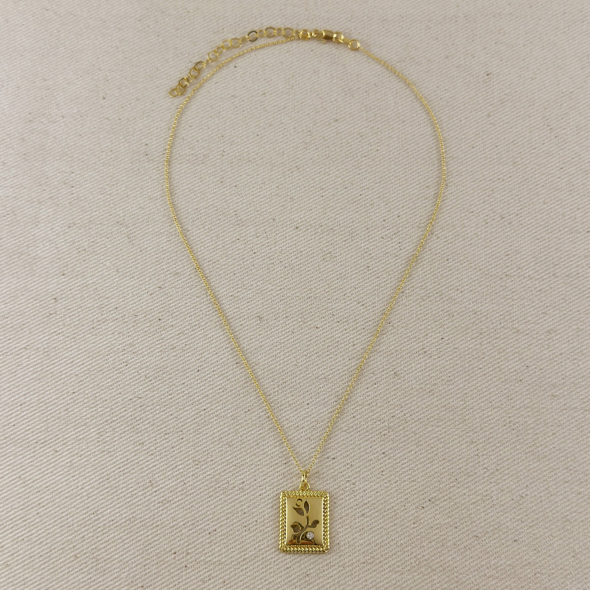 18k Gold Filled Flower Plaque Necklace