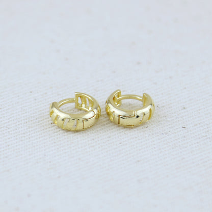 18k Gold Filled Small Ribbon Huggies Hoop Earrings