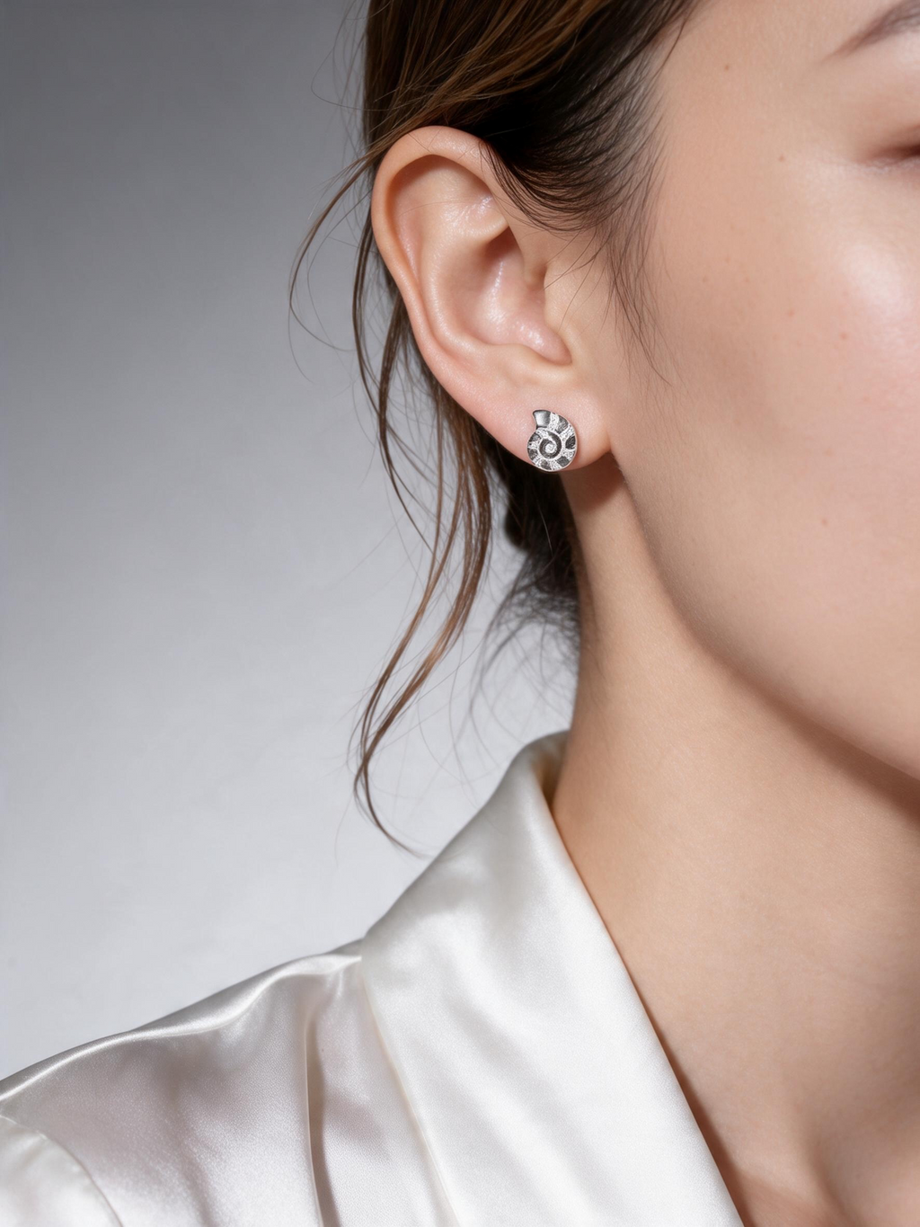 .925 Sterling Silver Shell Stud