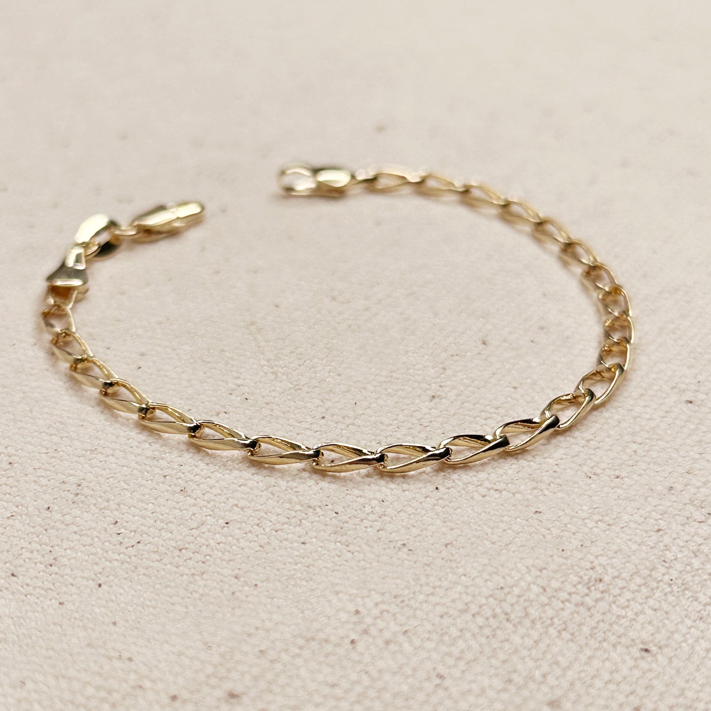 18k Gold Filled Slight Twist Link Bracelet