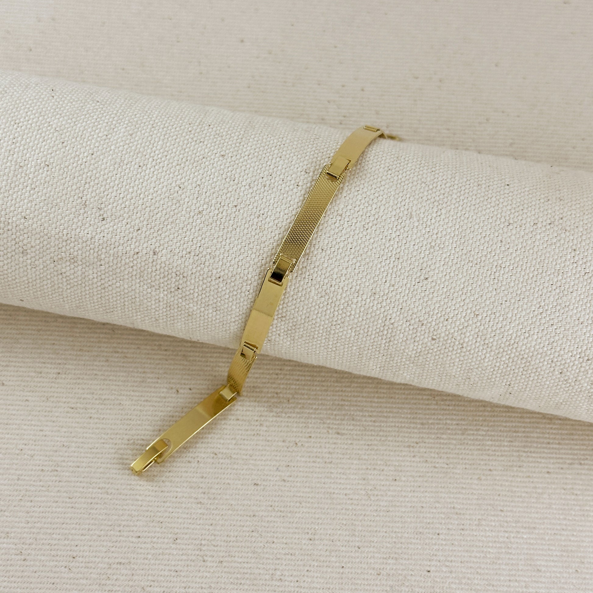 Polished and Textured Links Bracelet