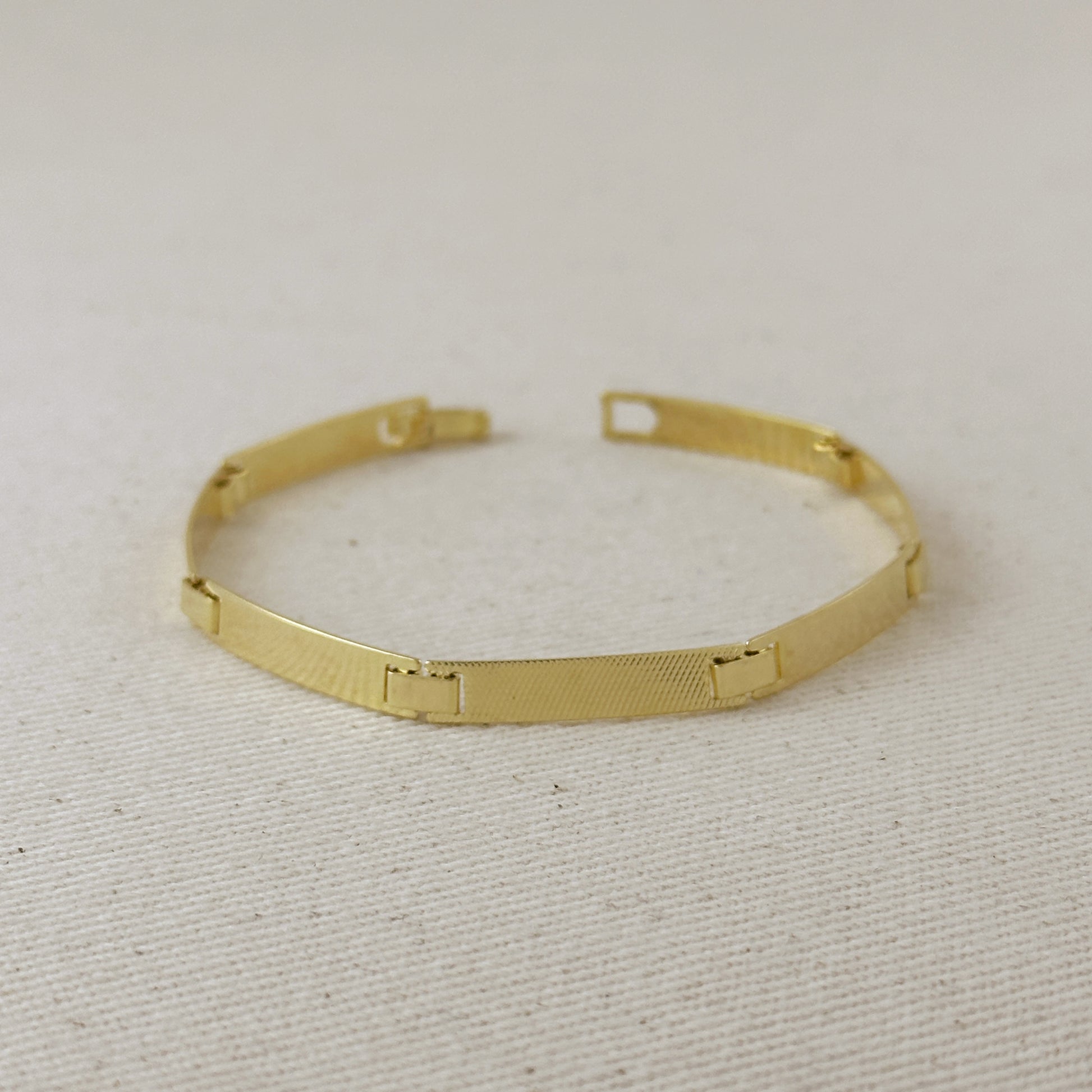 Polished and Textured Links Bracelet