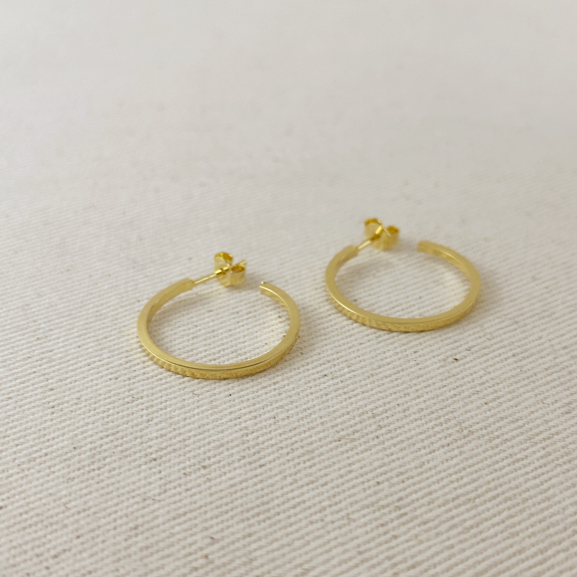 24mm Wire C-Hoop Earrings