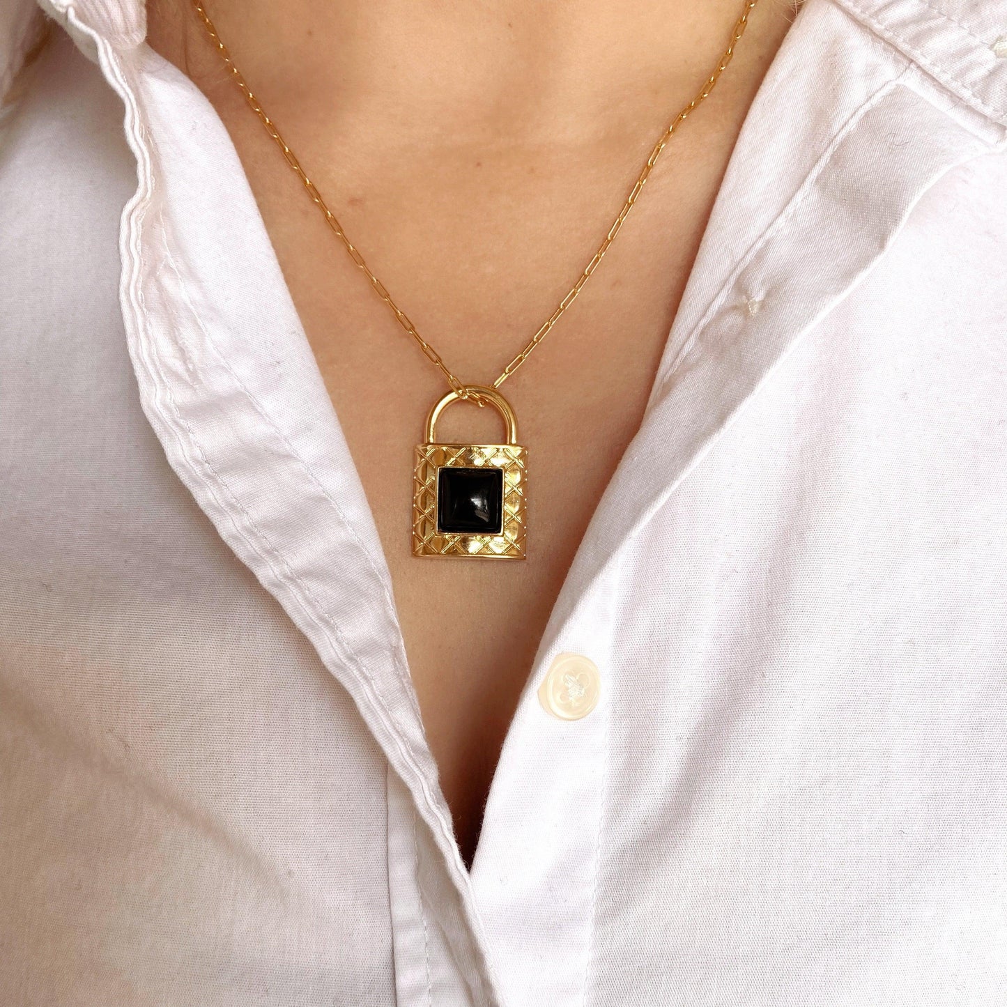 GoldFi 18k Gold Filled Diamond Cut Pattern Lock Pendant
