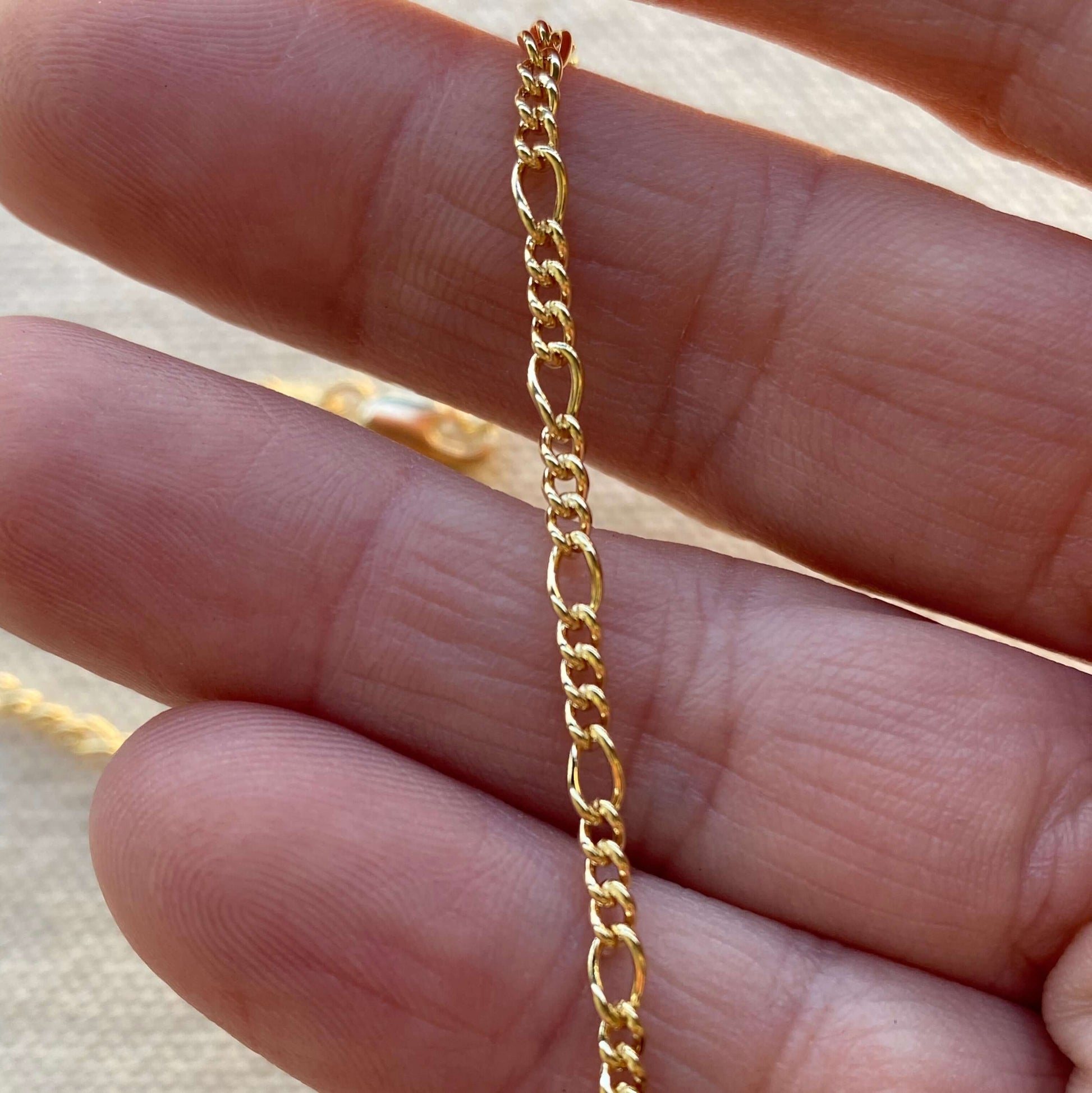 GoldFi Bracelet 18k Gold Filled 2mm Rounded 3x1 Figaro Chain