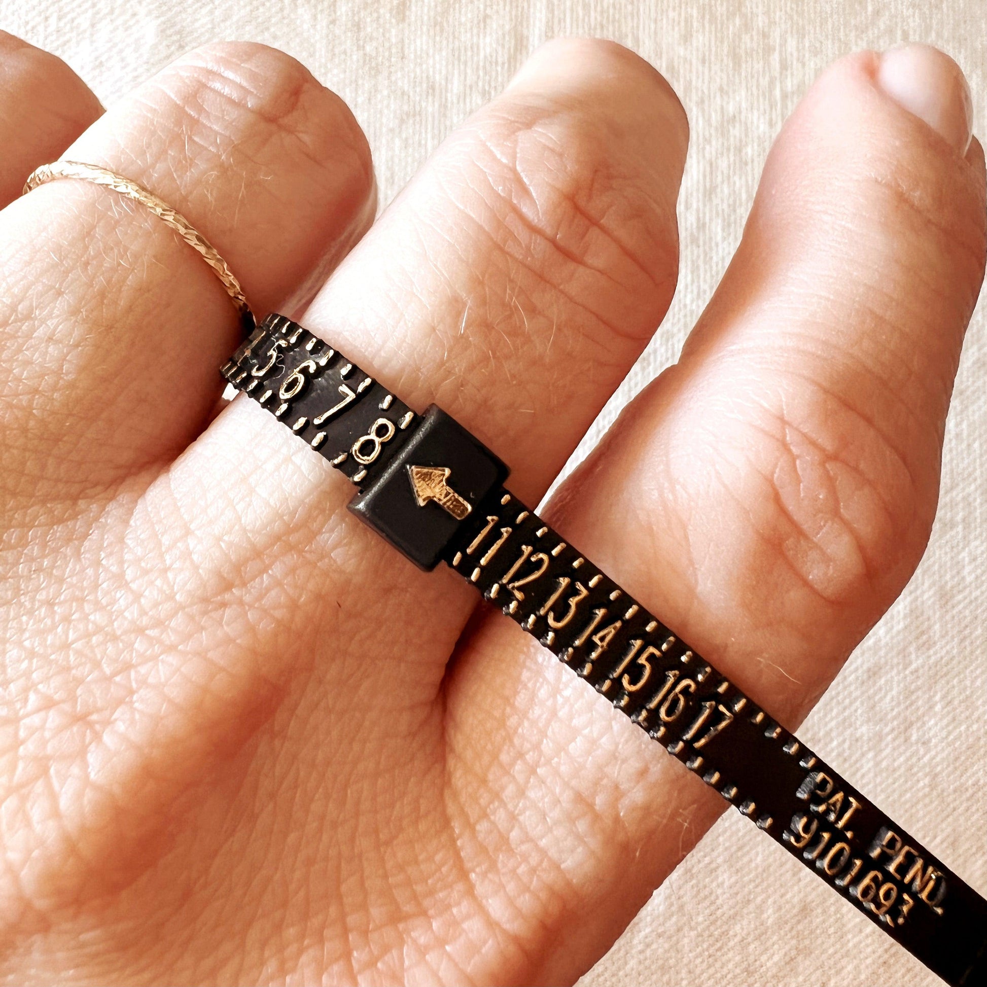 GoldFi Multi-Size Adjustable Finger Gauge