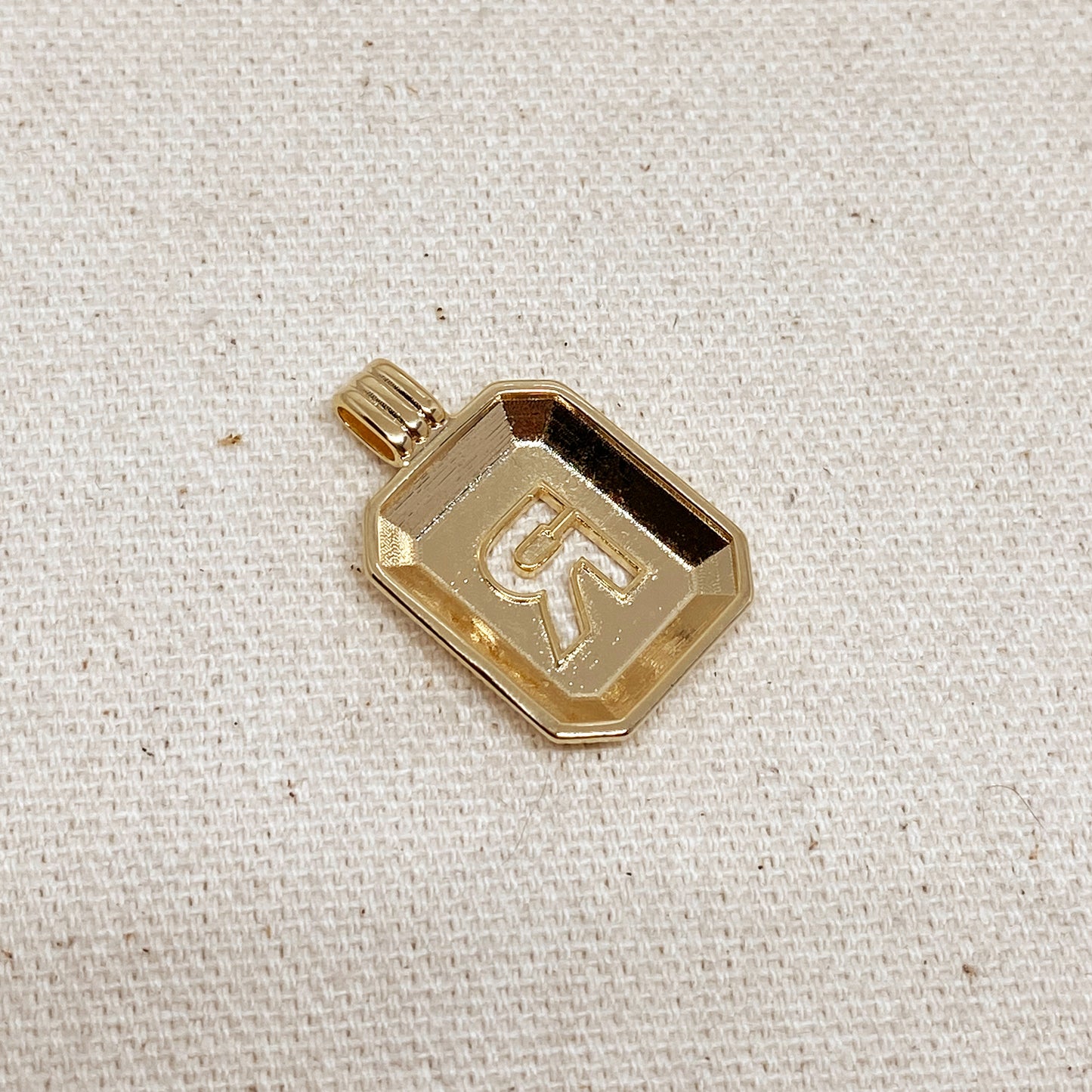 GoldFi 18k Gold Filled Initial Plate Pendant Letter R