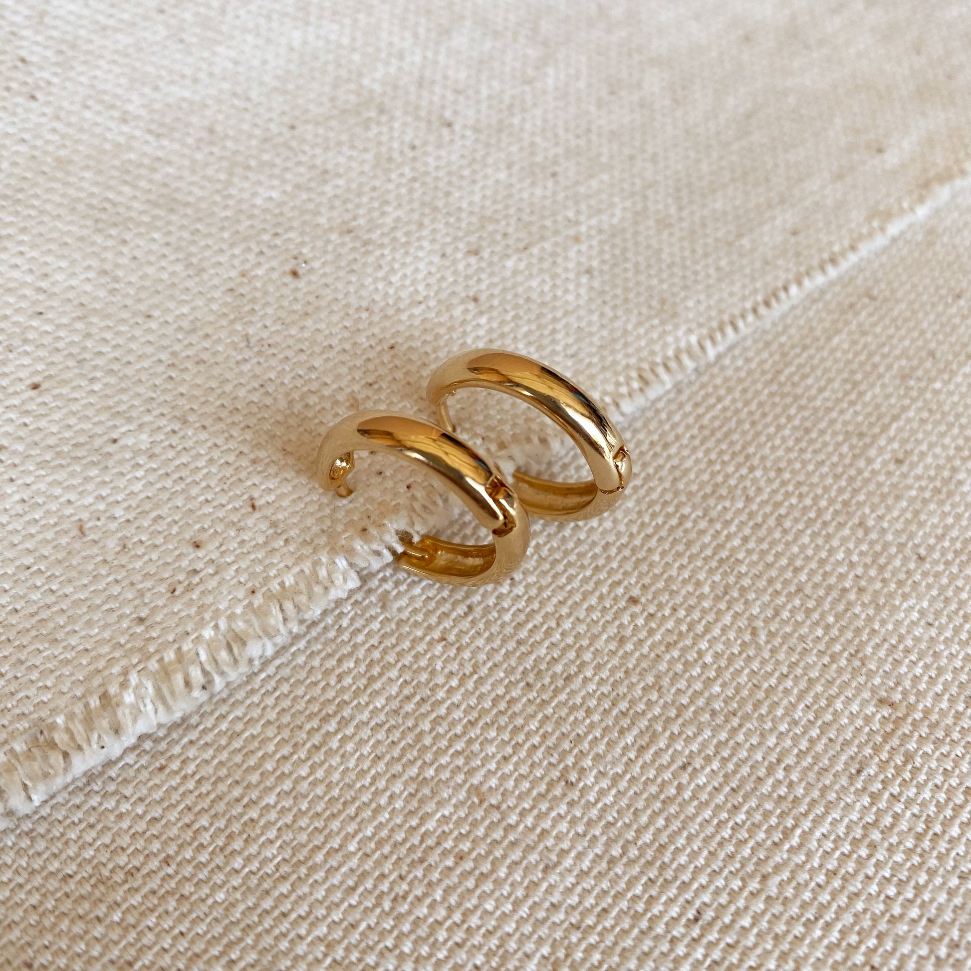 GoldFi 18k Gold Filled Plain Clicker Hoop Earrings