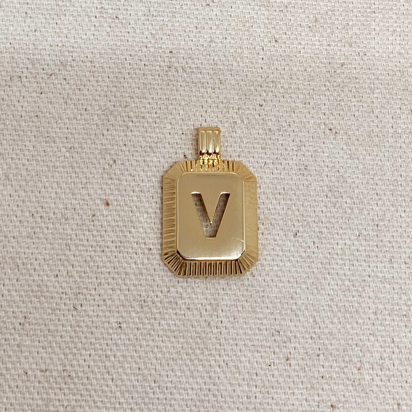 GoldFi 18k Gold Filled Initial Plate Pendant Letter V