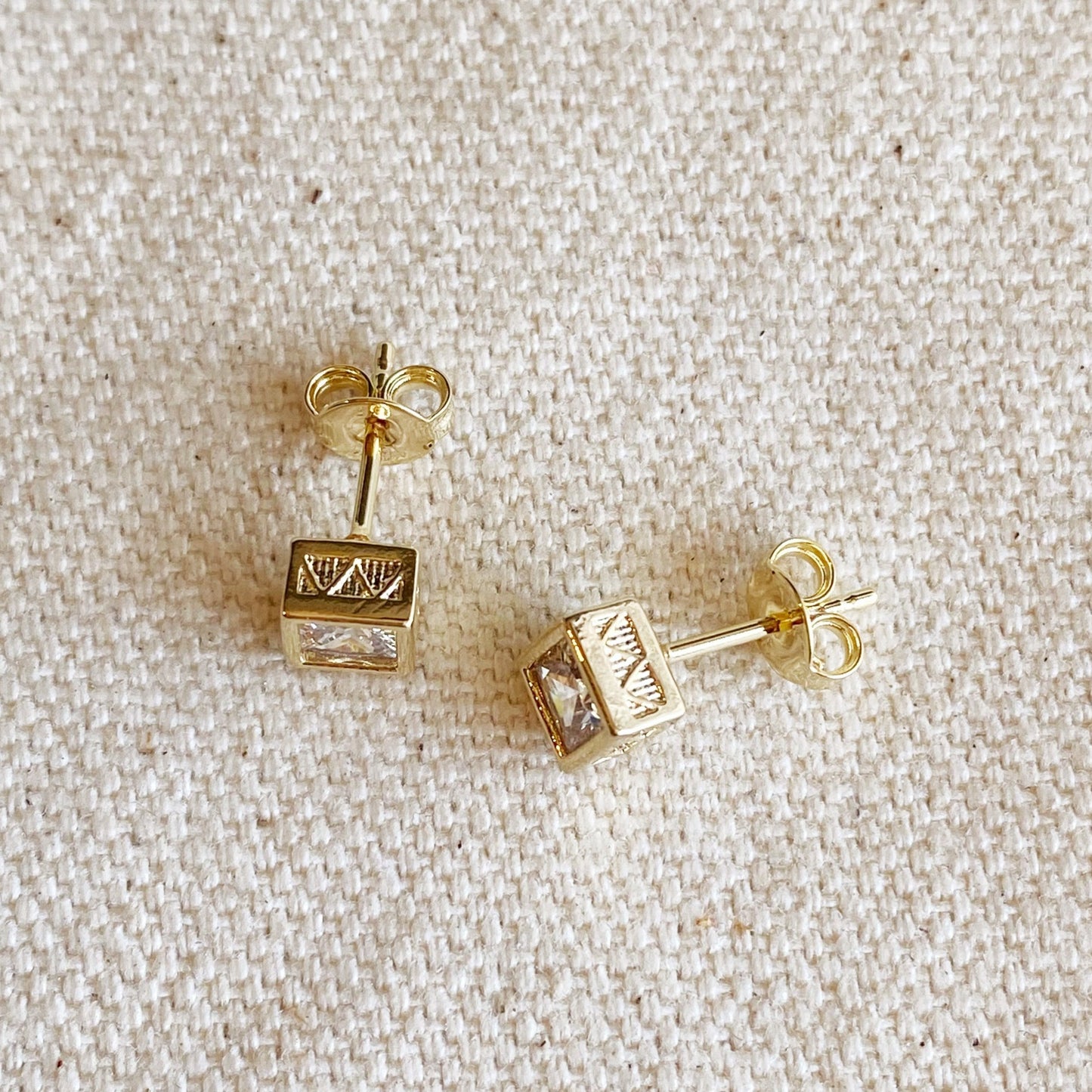 18k Gold Filled Squared Stud Earring With Detailed Bezel